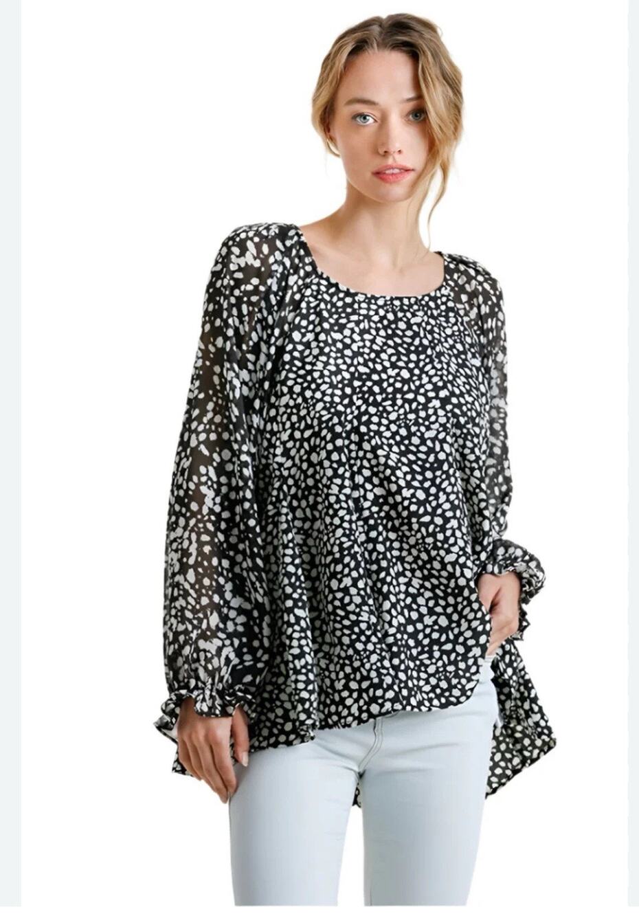 Umgee Women's Dalmation Print Balloon Ruffle SleeveTop Small